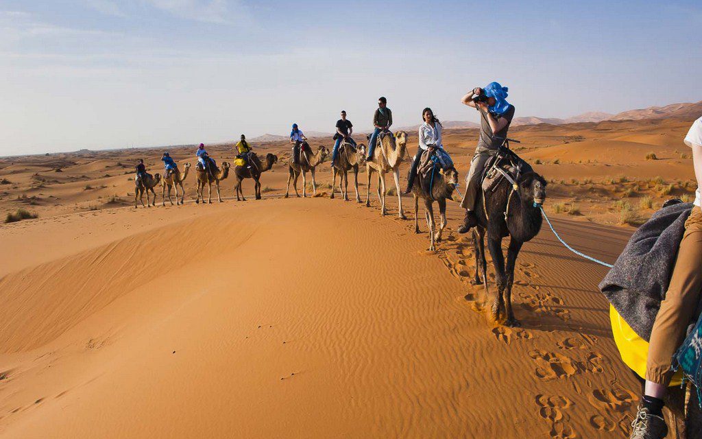 https://www.guidetourmarrakech.com/wp-content/uploads/2018/11/desrt-erg-Copier-1024x640.jpeg